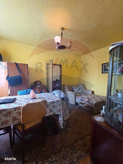 Casa de vanzare, curte proprie -Medias, str. Stadionului - 6