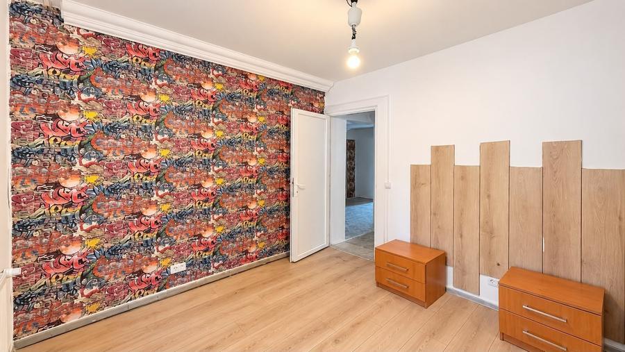 Apartament cu 3 camere, mobilat în Lipovei