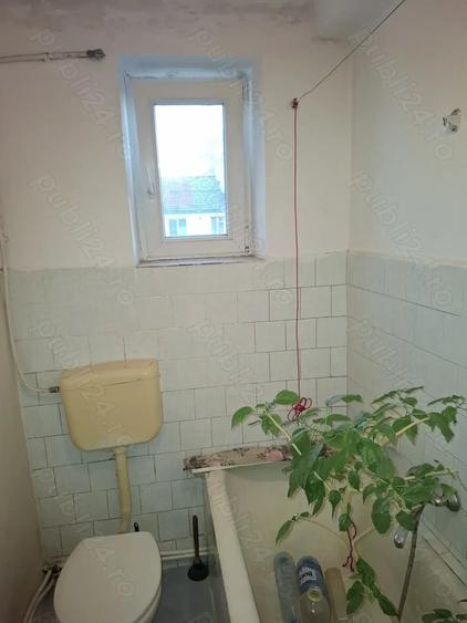Apartament cu 3 camere semidecomandat în Ultracentral