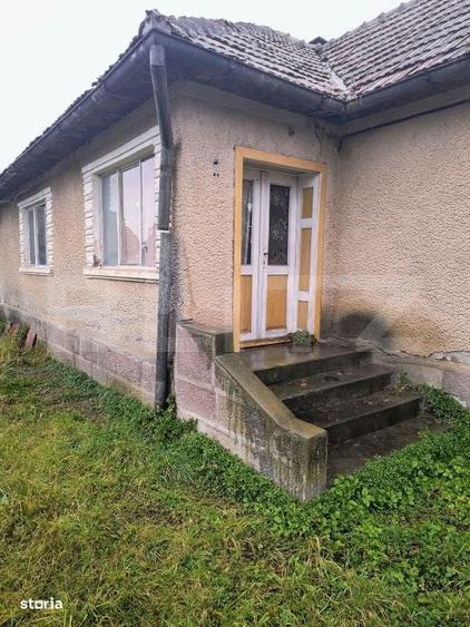 Casă cu 3 camere în Topa Mică