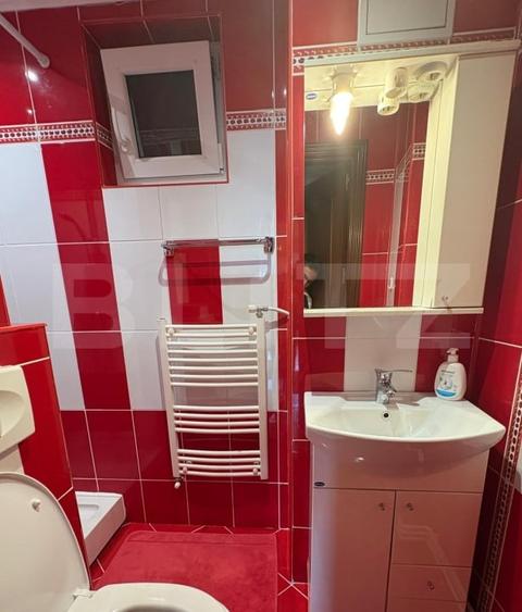 Apartament cu 4 camere decomandat, mobilat în Semicentral