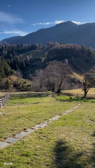 Casă cu 2 camere cu Teren 400 Mp în Dâmbovicioara