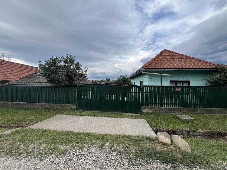 Casă cu 4 camere cu Teren 306 Mp în Central