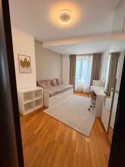 Apartament cu 3 camere semidecomandat în Herăstrău