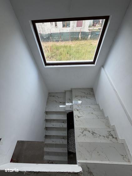 Casă cu 5 camere cu Teren 335 Mp în Central