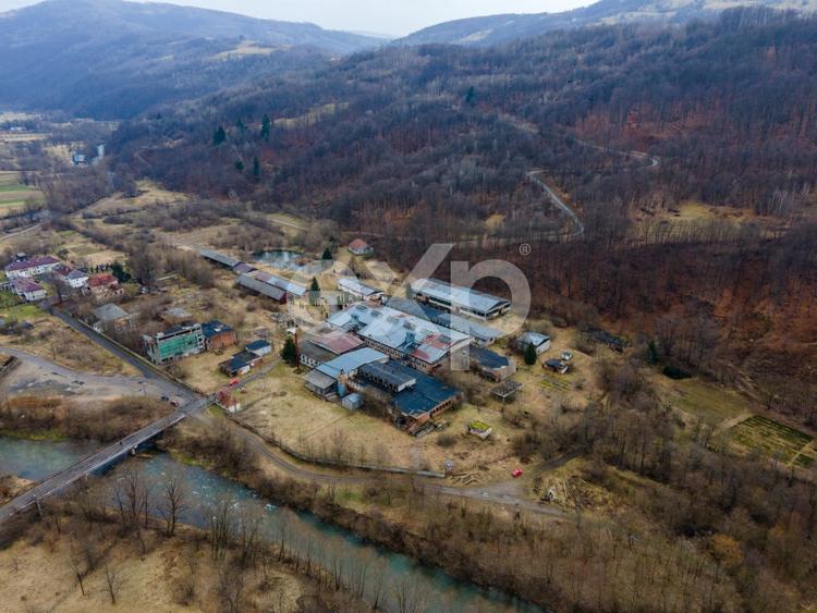 Spațiu industrial, de 5,000 mp, în Bucea