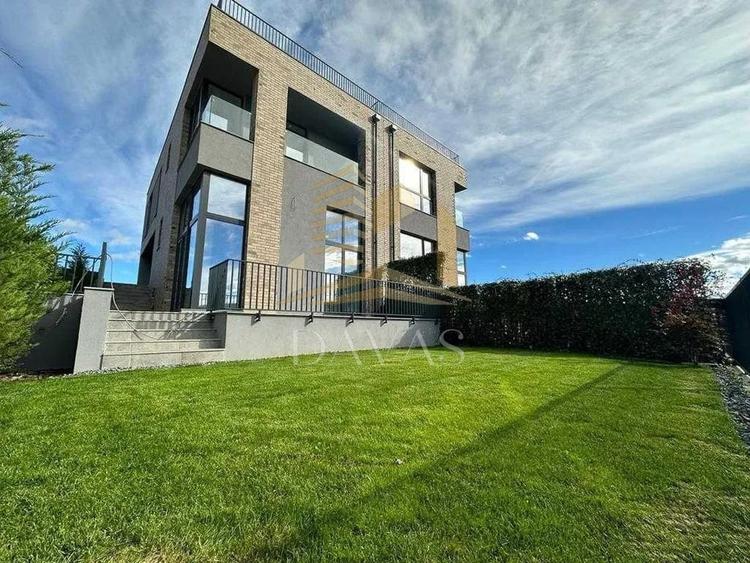 Casă individuală cu 5 camere cu Teren 280 Mp în Borhanci