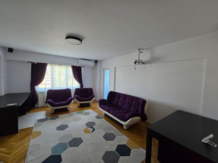 Apartament cu 3 camere decomandat, mobilat în Lipovei