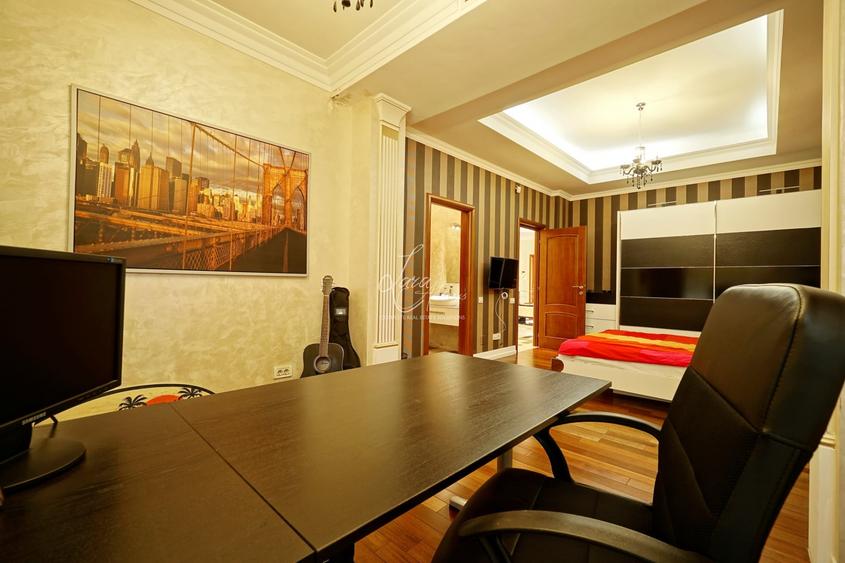 Casă individuală cu 14 camere cu Canalizare în Herăstrău