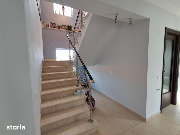Casă cu 4 camere cu Teren 680 Mp în Gruia