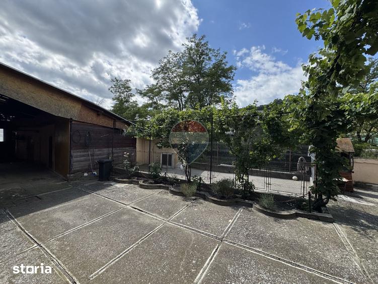 Casă cu 5 camere cu Teren 738 Mp în Alma