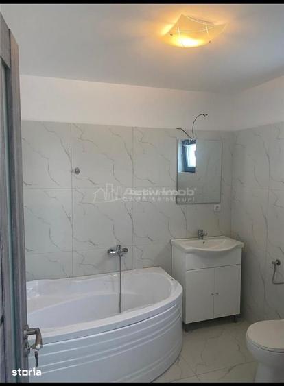 Casă cu 3 camere cu Teren 400 Mp în Central