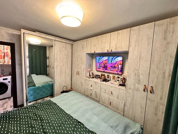 Apartament cu 4 camere semidecomandat, mobilat în Moșilor