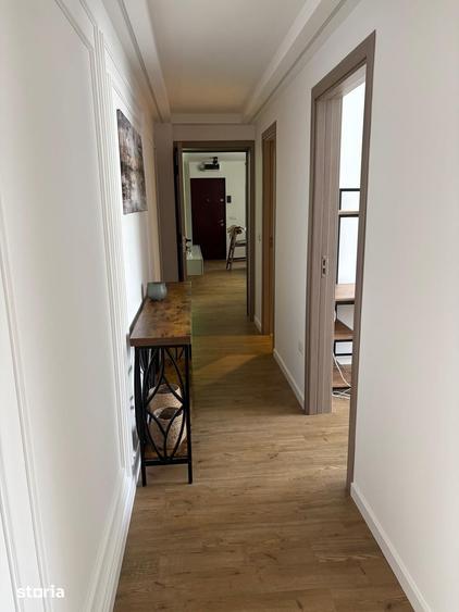 Apartament cu 4 camere semidecomandat în Central