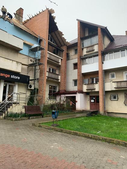 Apartament cu 4 camere decomandat în Central