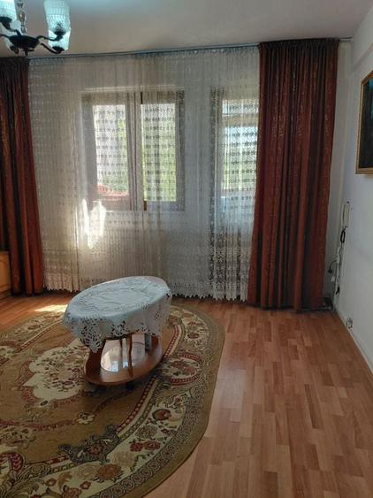 Apartament cu 2 camere decomandat în Micro 19