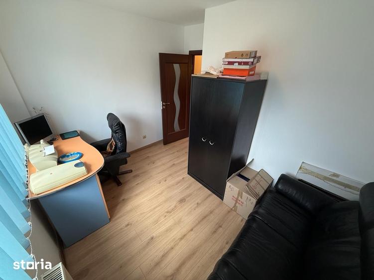 Apartament cu 4 camere decomandat în Traian