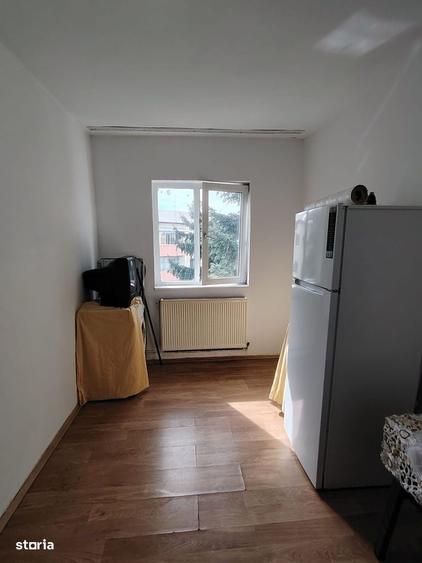 Apartament cu 4 camere nedecomandat în Micro 9