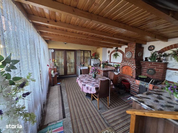 Casă cu 5 camere cu Teren 443 Mp în Central