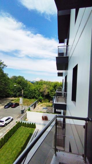 Apartament cu 4 camere semidecomandat în Herăstrău