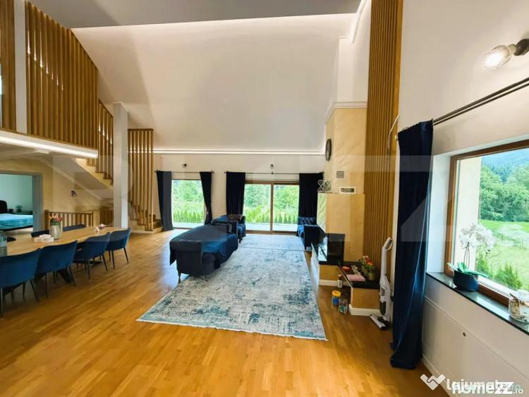 Casă cu 5 camere cu Teren 3000 Mp în Central