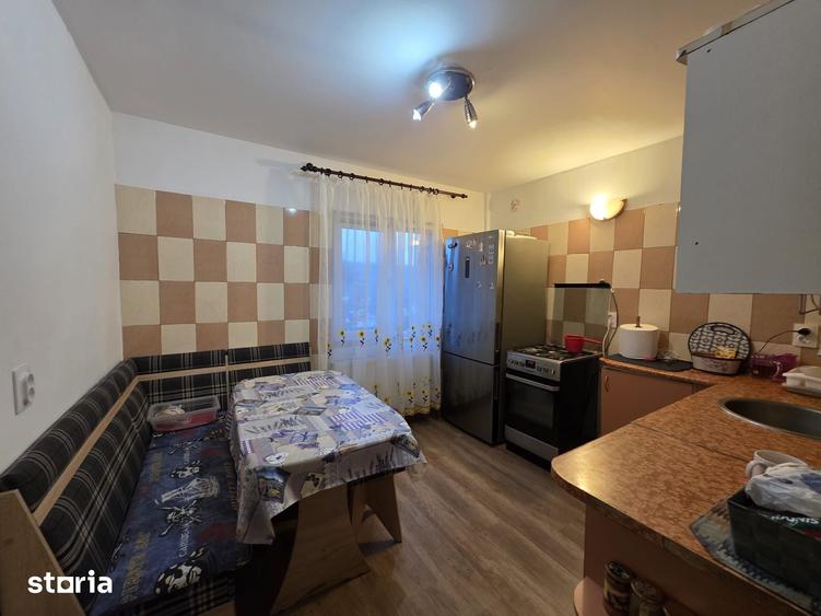 Casă cu 4 camere cu Teren 1600 Mp în Hărău