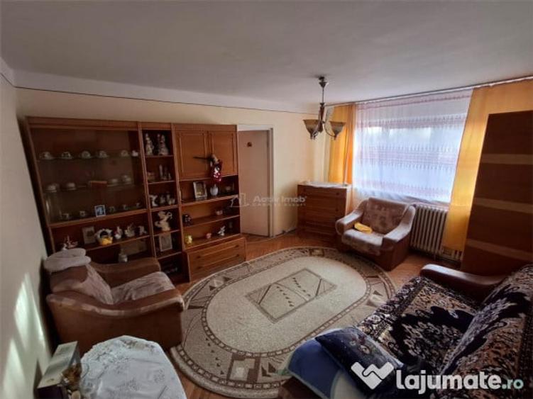 Apartament cu 2 camere semidecomandat în Micro III