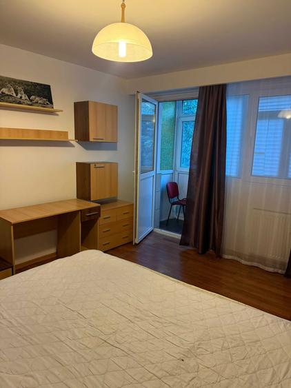 Apartament cu 2 camere decomandat în Drumul Taberei