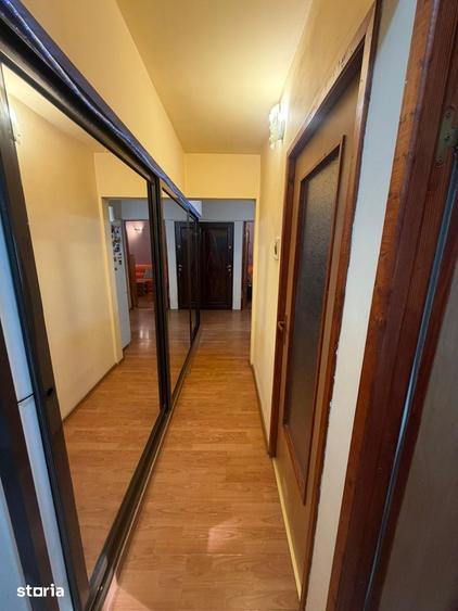 Apartament cu 3 camere decomandat în 9 Mai