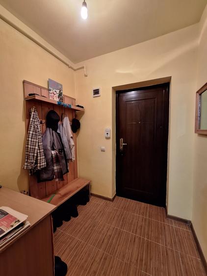 Garsonieră decomandată, mobilată în Florești