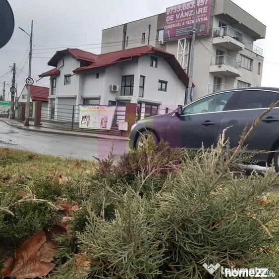 Casă cu 7 camere cu Teren 370 Mp în Cățelu