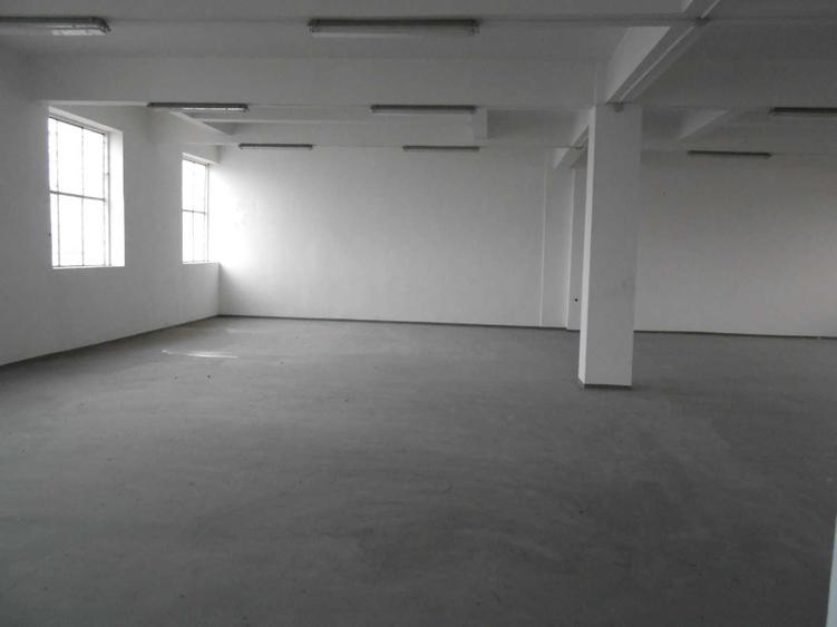 Spațiu comercial, de 800 mp, în Central