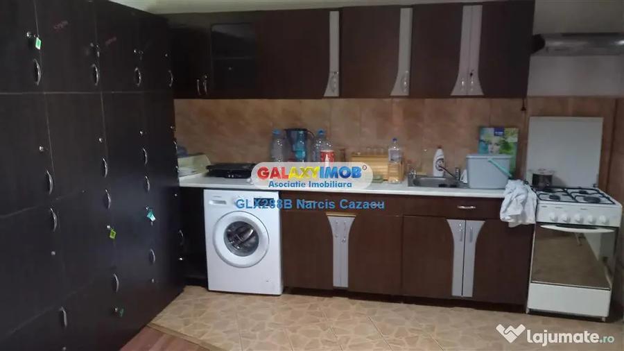 Casă cu 7 camere cu Teren 359 Mp în 1 Mai