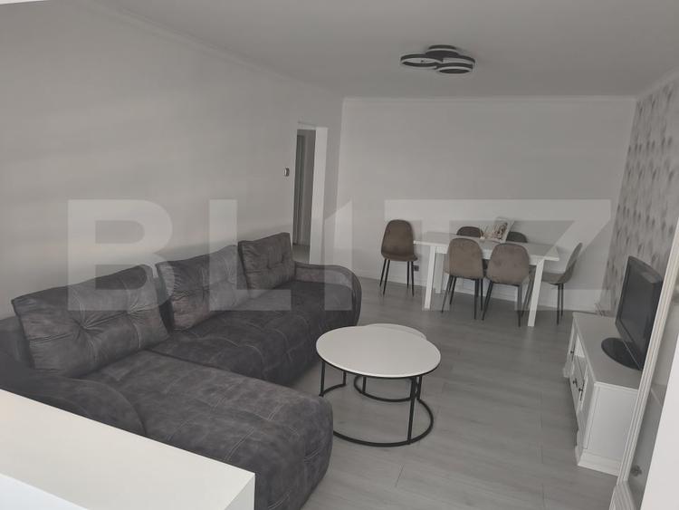 Apartament cu 3 camere decomandat, mobilat în Central