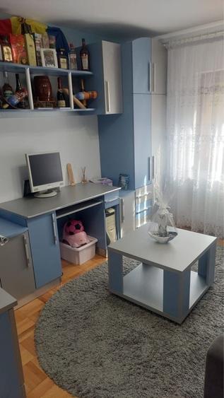 Apartament cu 3 camere decomandat în Câlnic