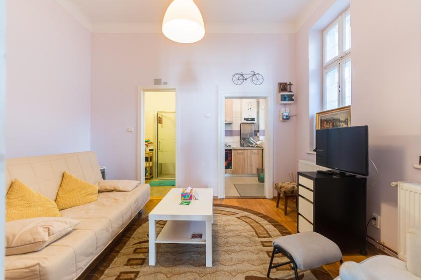 Apartament cu 2 camere semidecomandat în Banu Manta
