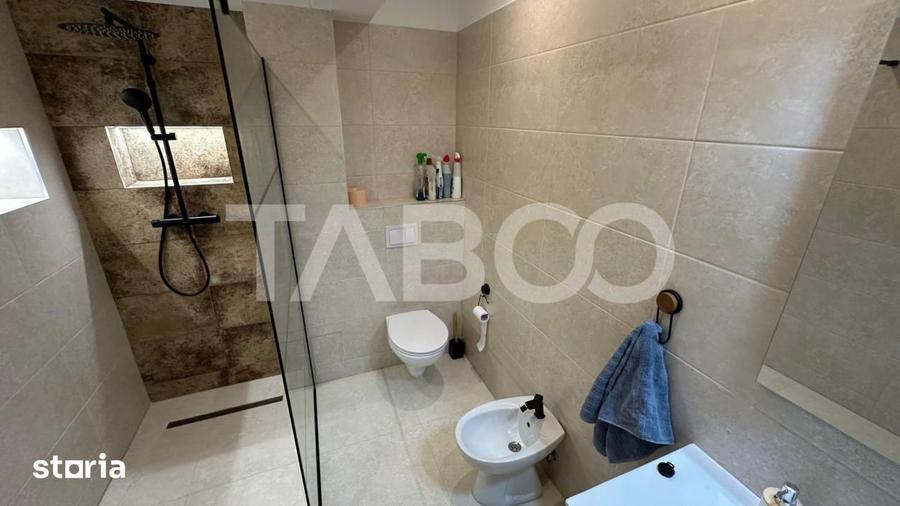 Apartament cu 3 camere decomandat, mobilat în Ștrand