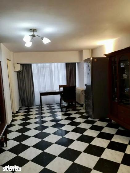 Apartament cu 3 camere în Centrul Civic