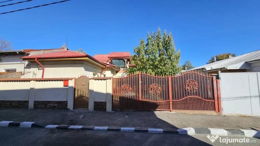 Casă cu 5 camere cu Teren 267 Mp în Pieptănari