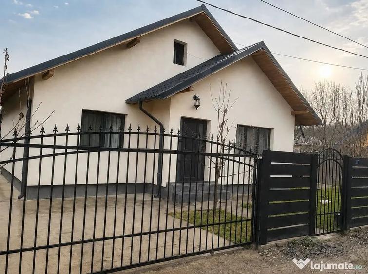 Casă cu 3 camere cu Teren 320 Mp în Lunca Cetățuii