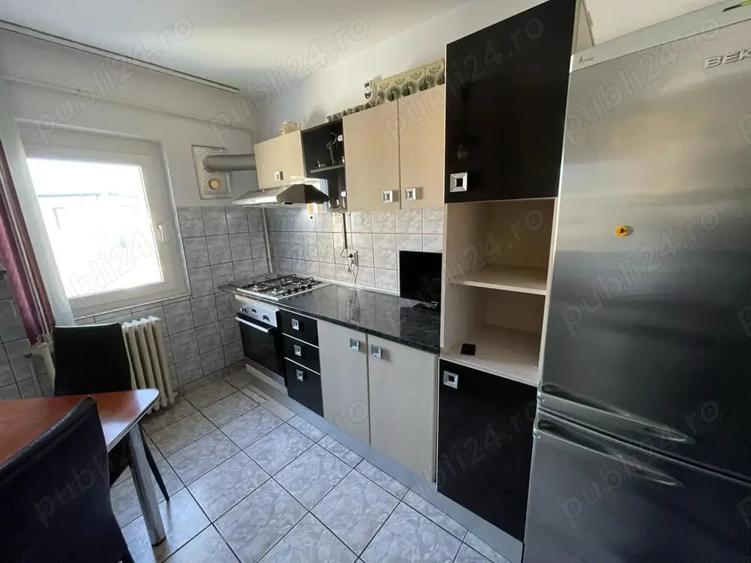 Apartament cu 3 camere în Drăgășani