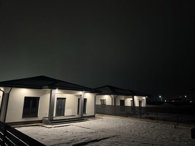 Casă cu 3 camere în Dumbrava