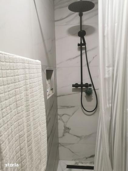Casă cu 6 camere cu Teren 2500 Mp în Milcovul