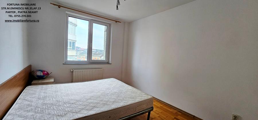 Apartament cu 3 camere semidecomandat, mobilat în Dărmănești