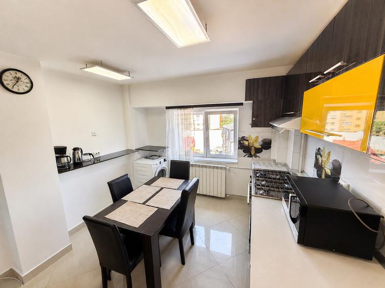 Apartament cu 4 camere decomandat în Unirii
