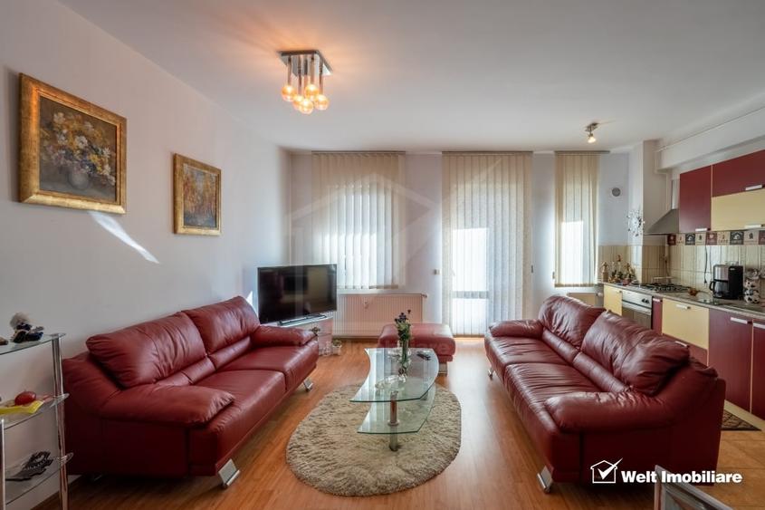 Apartament cu 3 camere decomandat, mobilat în Central
