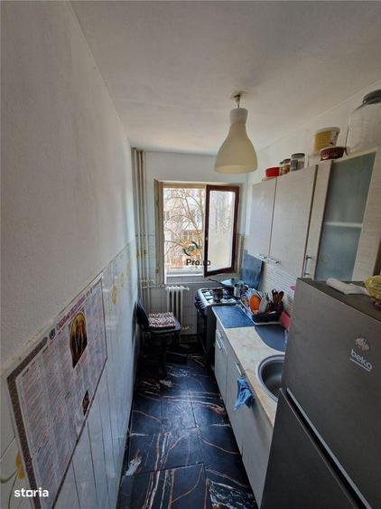 Apartament cu 3 camere semidecomandat în Circumvalațiunii