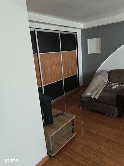 Apartament cu 2 camere decomandat în Calea București