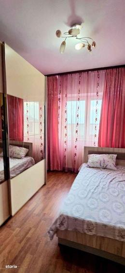 Apartament cu 3 camere în Traian