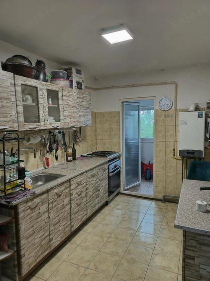 Apartament cu 3 camere decomandat în Tătărași